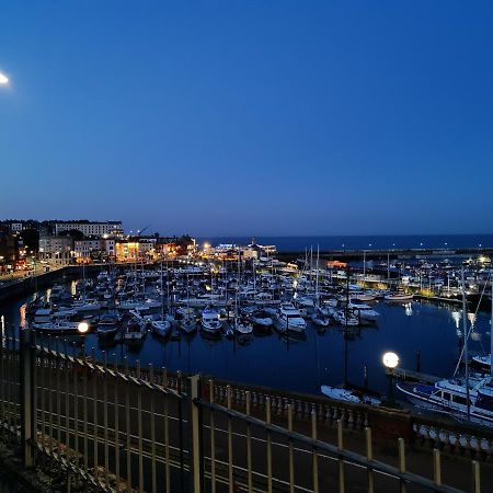 Diamond Harbour - Whole Huge Apartment - Wifi - Beach - Ramsgate Town Exterior foto