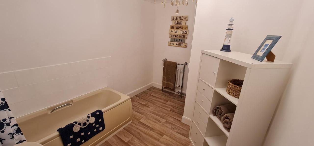 Diamond Harbour - Whole Huge Apartment - Wifi - Beach - Ramsgate Town Exterior foto